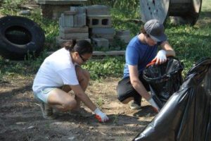 HPU students clear debris near Lake Brownwood. 