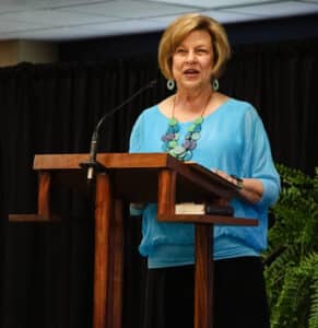 Lesley Wyse ’72 was the keynote speaker at the Yellow Rose Scholarship Luncheon.